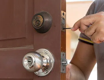 Gallery Locksmith Store Indianapolis, IN 317-810-0928 Gallery Locksmith Store Indianapolis, IN 317-810-0928 - 7-Lock-Installation